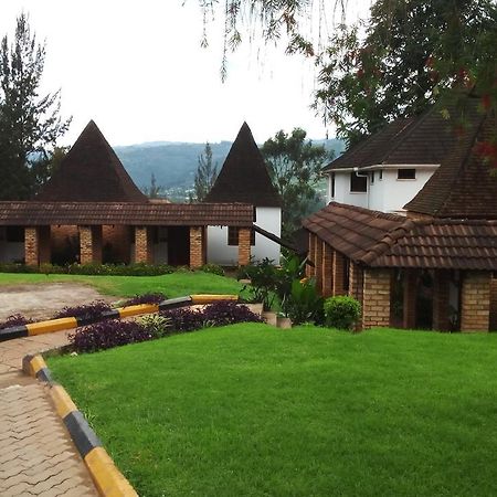 White Horse Inn Kabale ภายนอก รูปภาพ