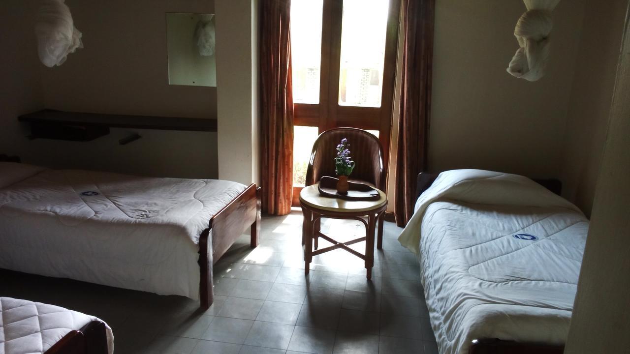 White Horse Inn Kabale ภายนอก รูปภาพ