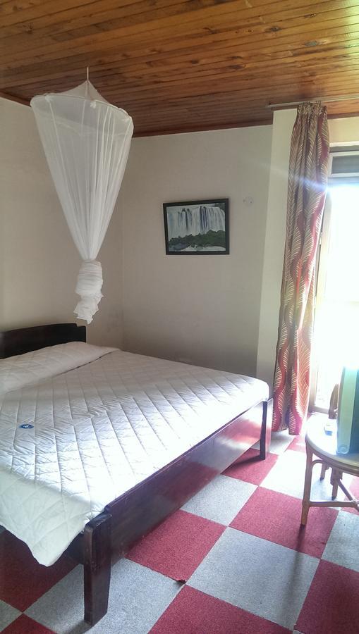 White Horse Inn Kabale ภายนอก รูปภาพ