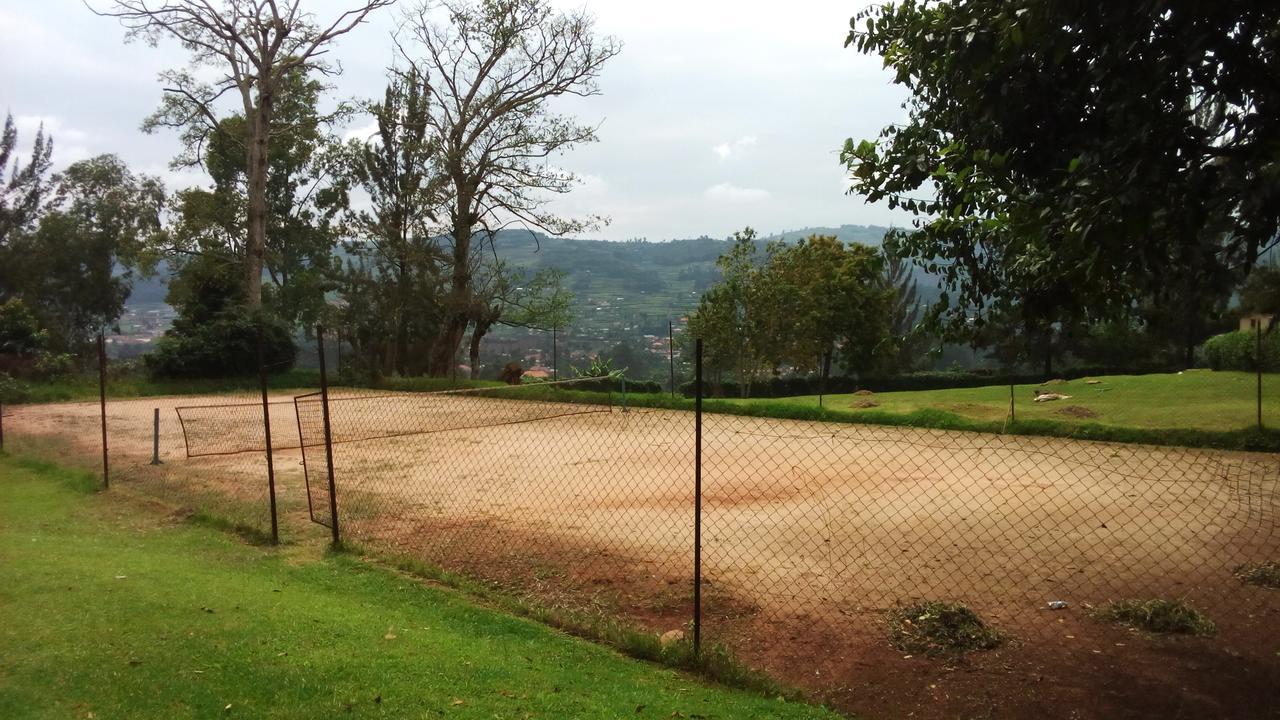 White Horse Inn Kabale ภายนอก รูปภาพ