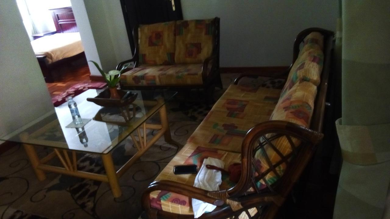White Horse Inn Kabale ภายนอก รูปภาพ