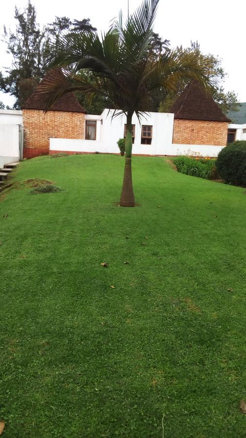 White Horse Inn Kabale ภายนอก รูปภาพ