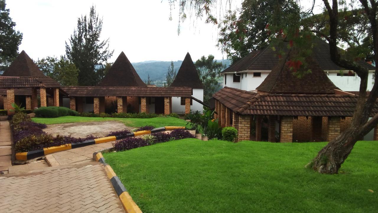 White Horse Inn Kabale ภายนอก รูปภาพ