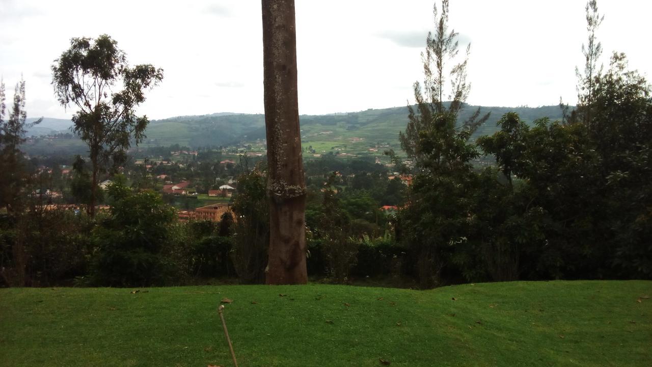 White Horse Inn Kabale ภายนอก รูปภาพ