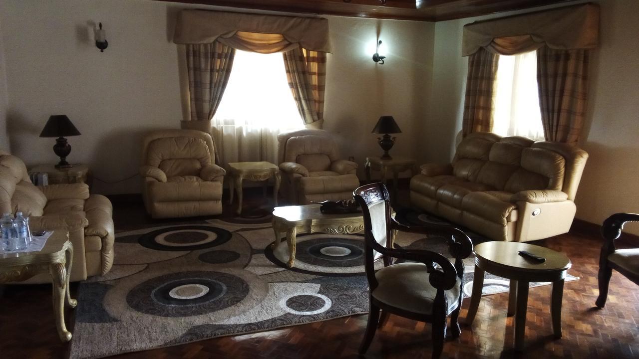 White Horse Inn Kabale ภายนอก รูปภาพ